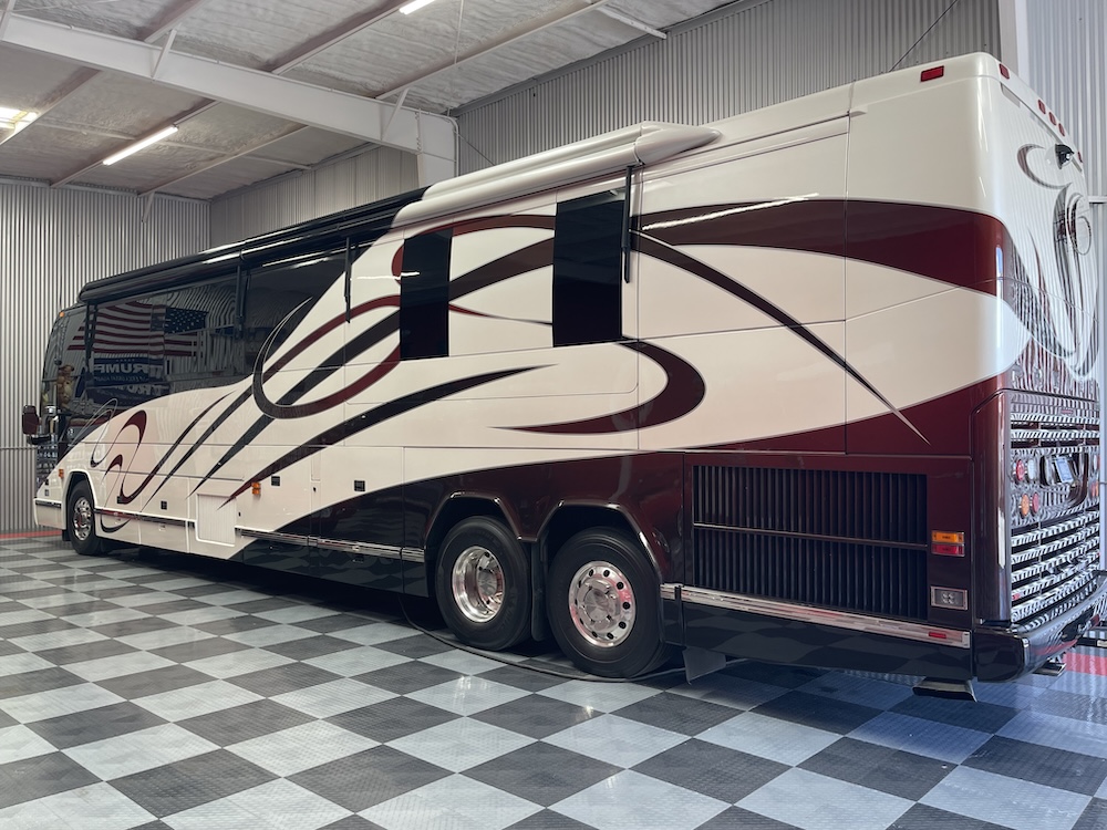 2006 Prevost Featherlite H3-45 For Sale