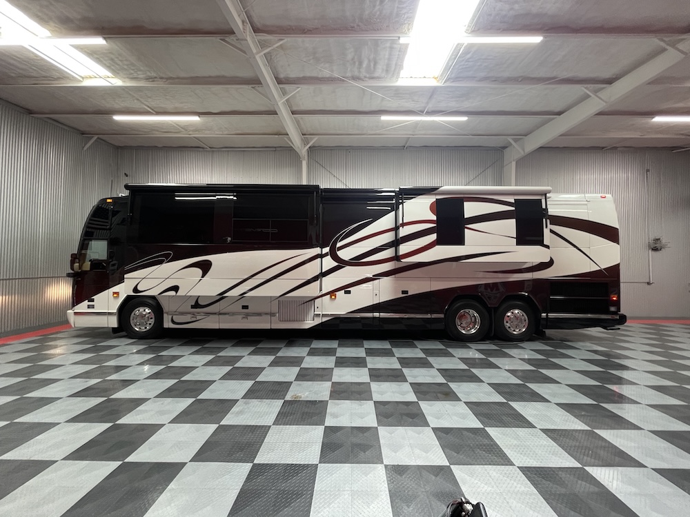 2006 Prevost Featherlite H3-45 For Sale