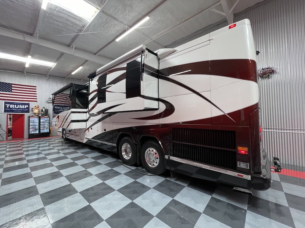 2006 Prevost Featherlite H3-45 For Sale