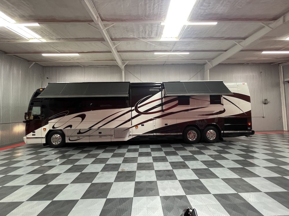 2006 Prevost Featherlite H3-45 For Sale