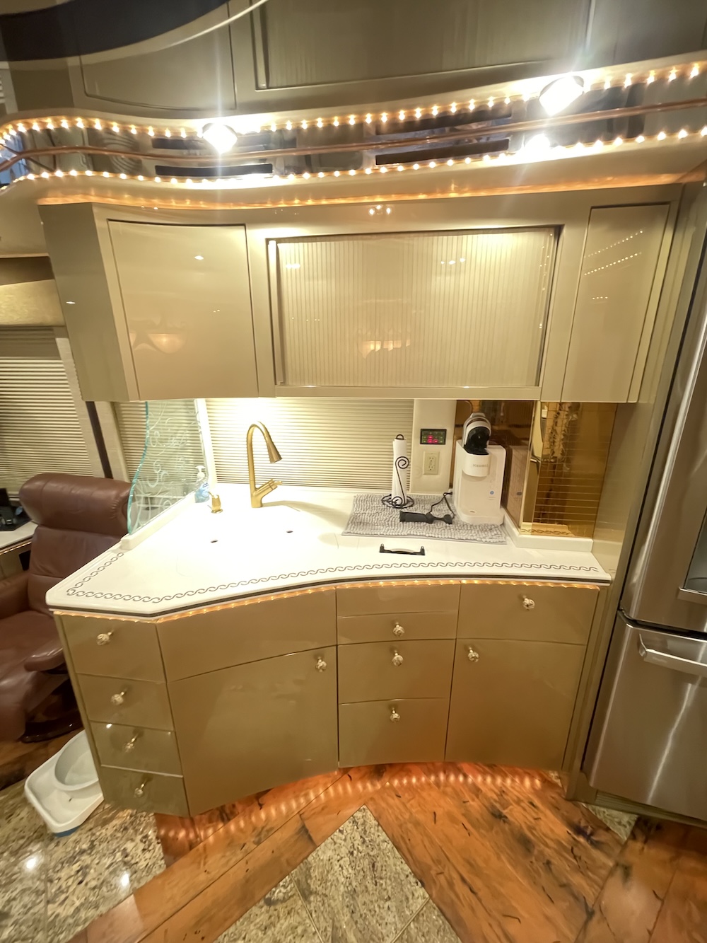 2006 Prevost Featherlite H3-45 For Sale