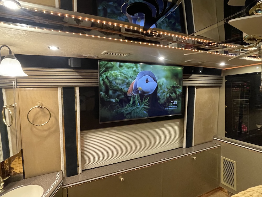 2006 Prevost Featherlite H3-45 For Sale