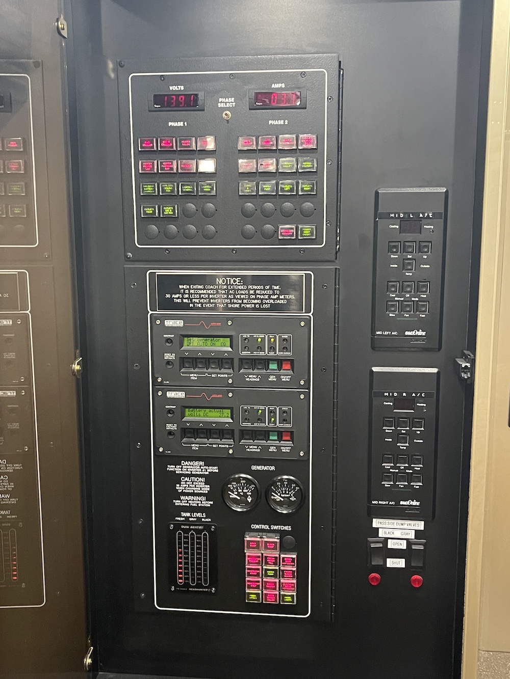 2006 Prevost Featherlite H3-45 For Sale