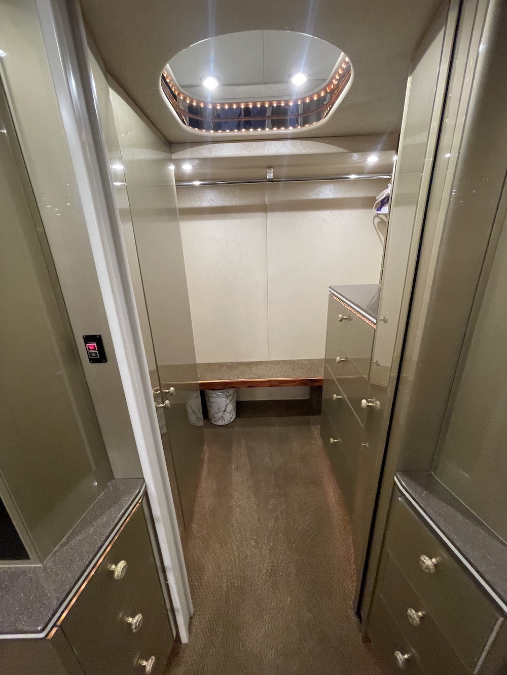 2006 Prevost Featherlite H3-45 For Sale