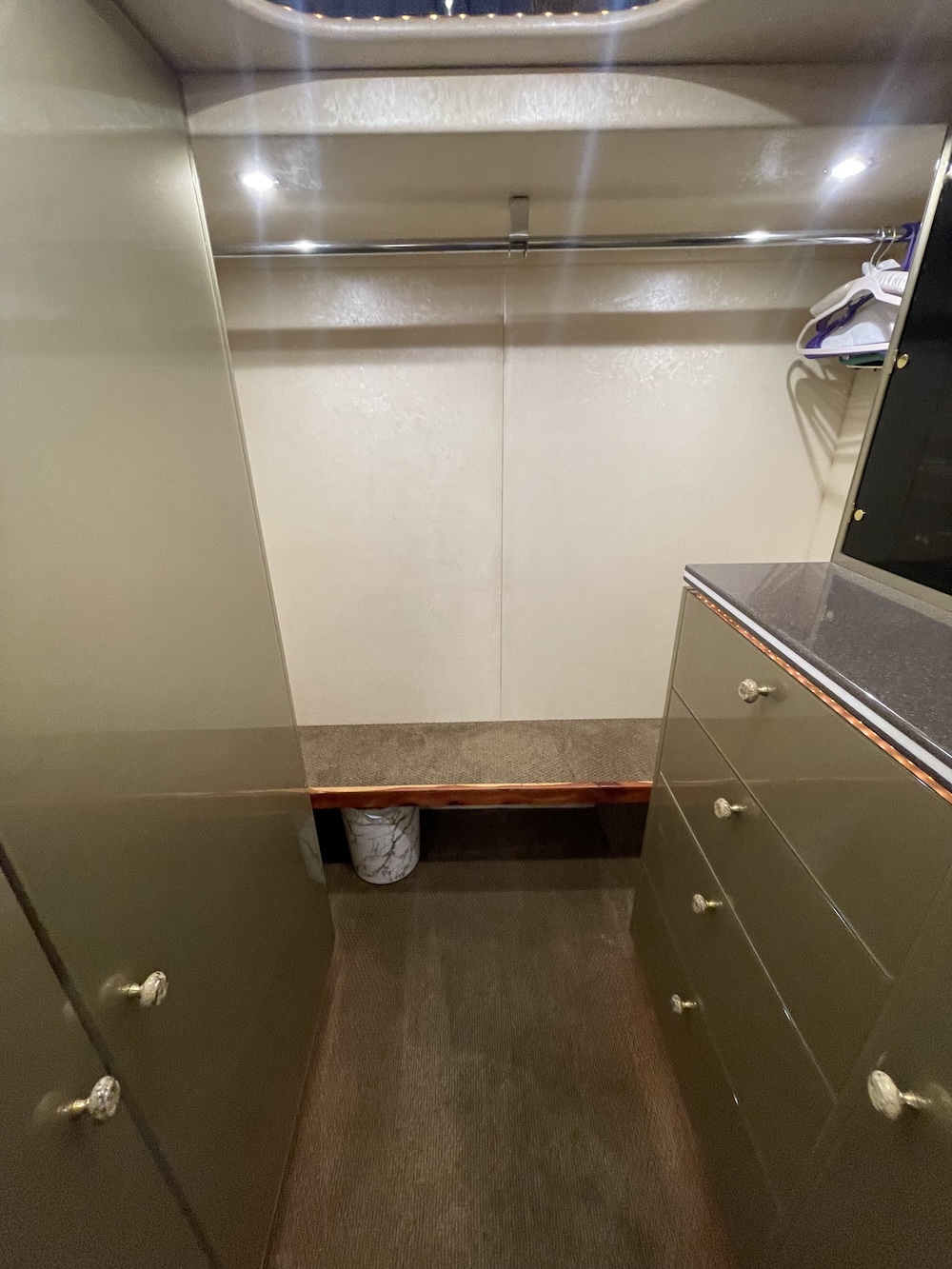 2006 Prevost Featherlite H3-45 For Sale