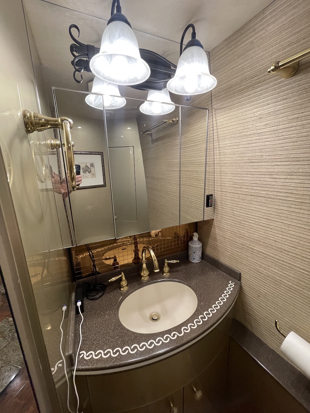 2006 Prevost Featherlite H3-45 For Sale