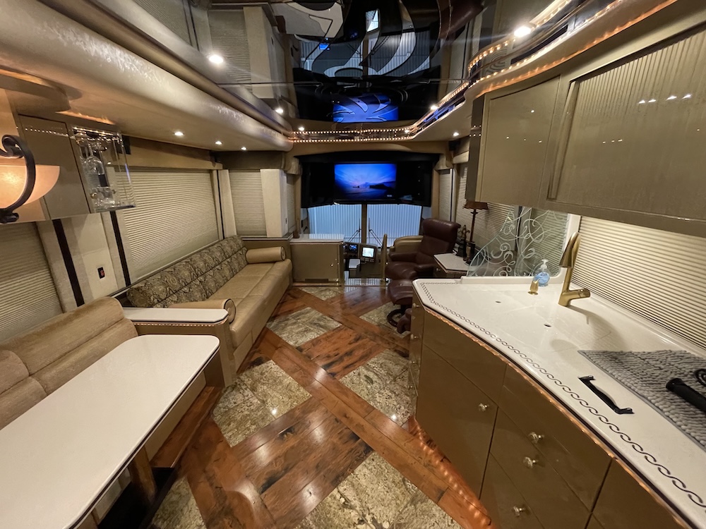 2006 Prevost Featherlite H3-45 For Sale