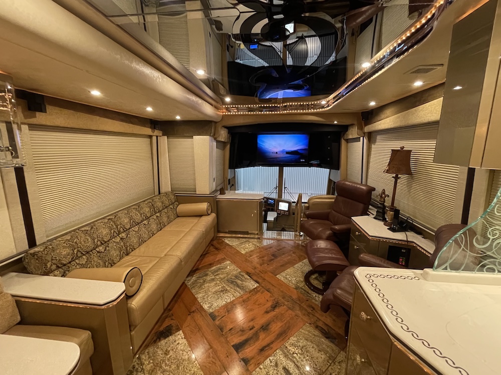 2006 Prevost Featherlite H3-45 For Sale