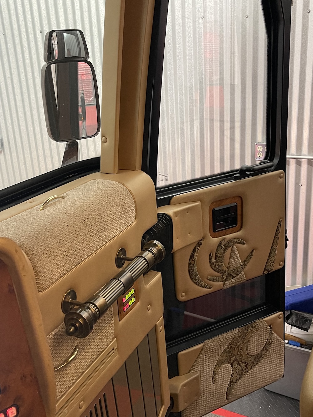 2006 Prevost Featherlite H3-45 For Sale