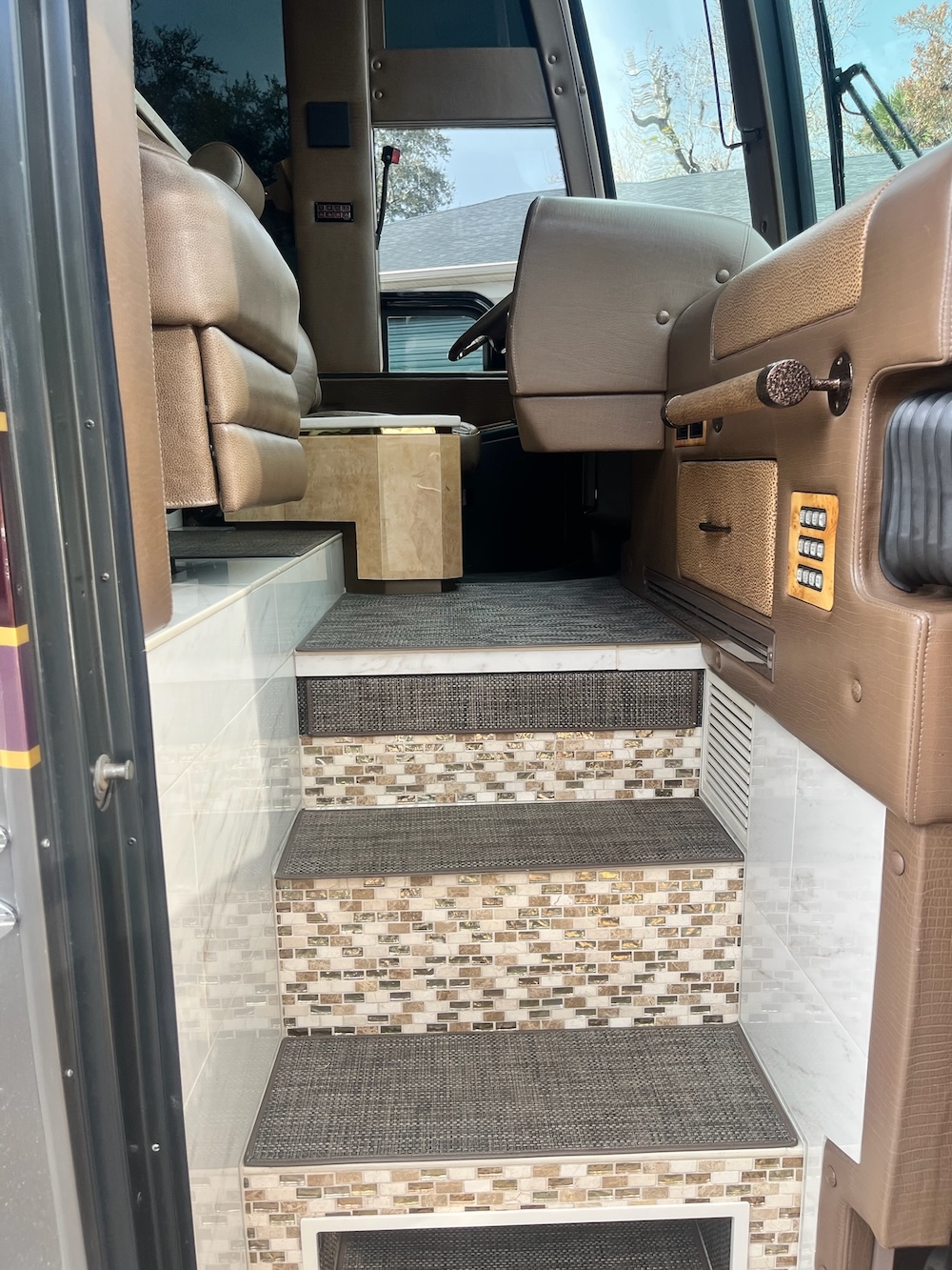 2006 Prevost Featherlite H3-45 For Sale