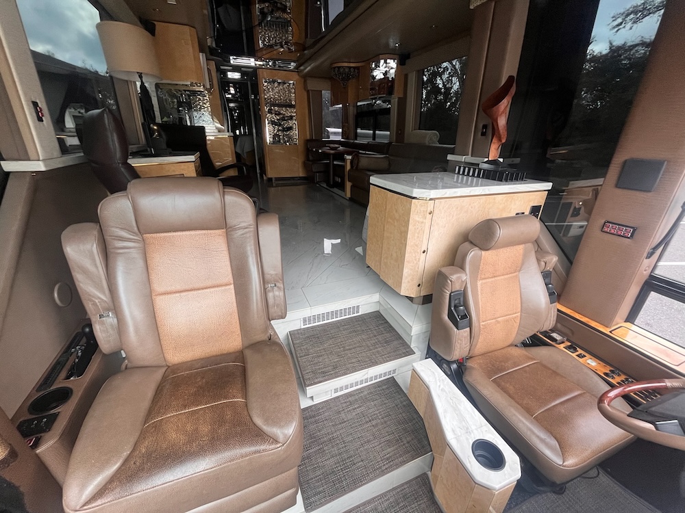 2006 Prevost Featherlite H3-45 For Sale