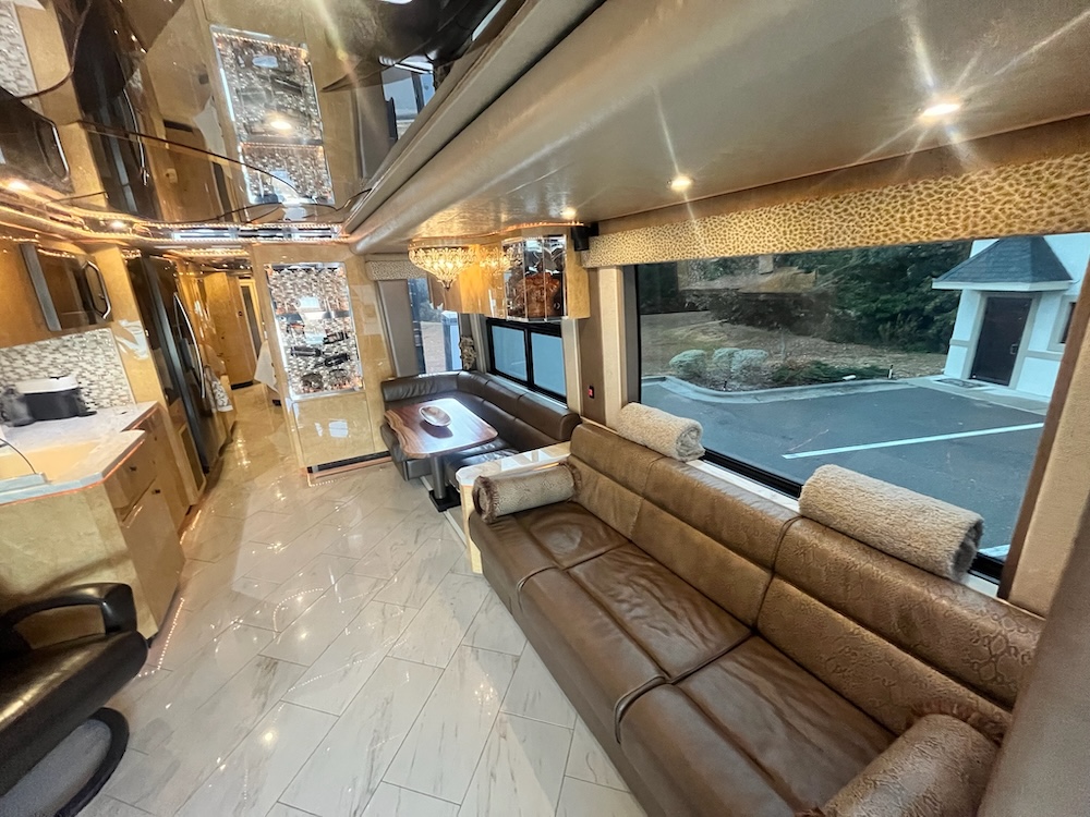 2006 Prevost Featherlite H3-45 For Sale