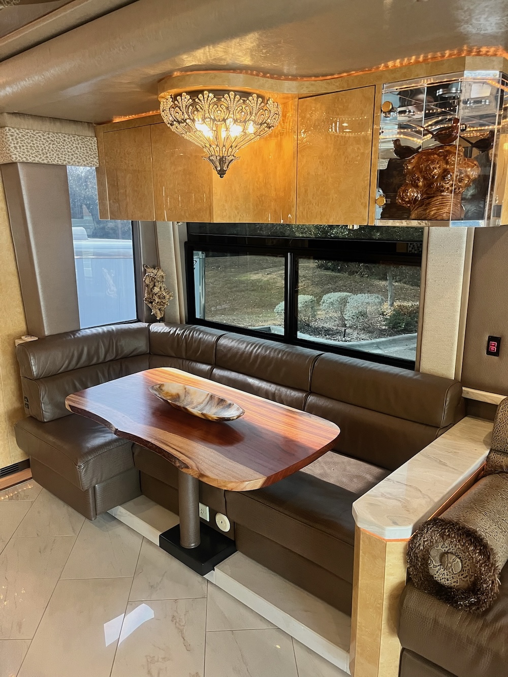 2006 Prevost Featherlite H3-45 For Sale