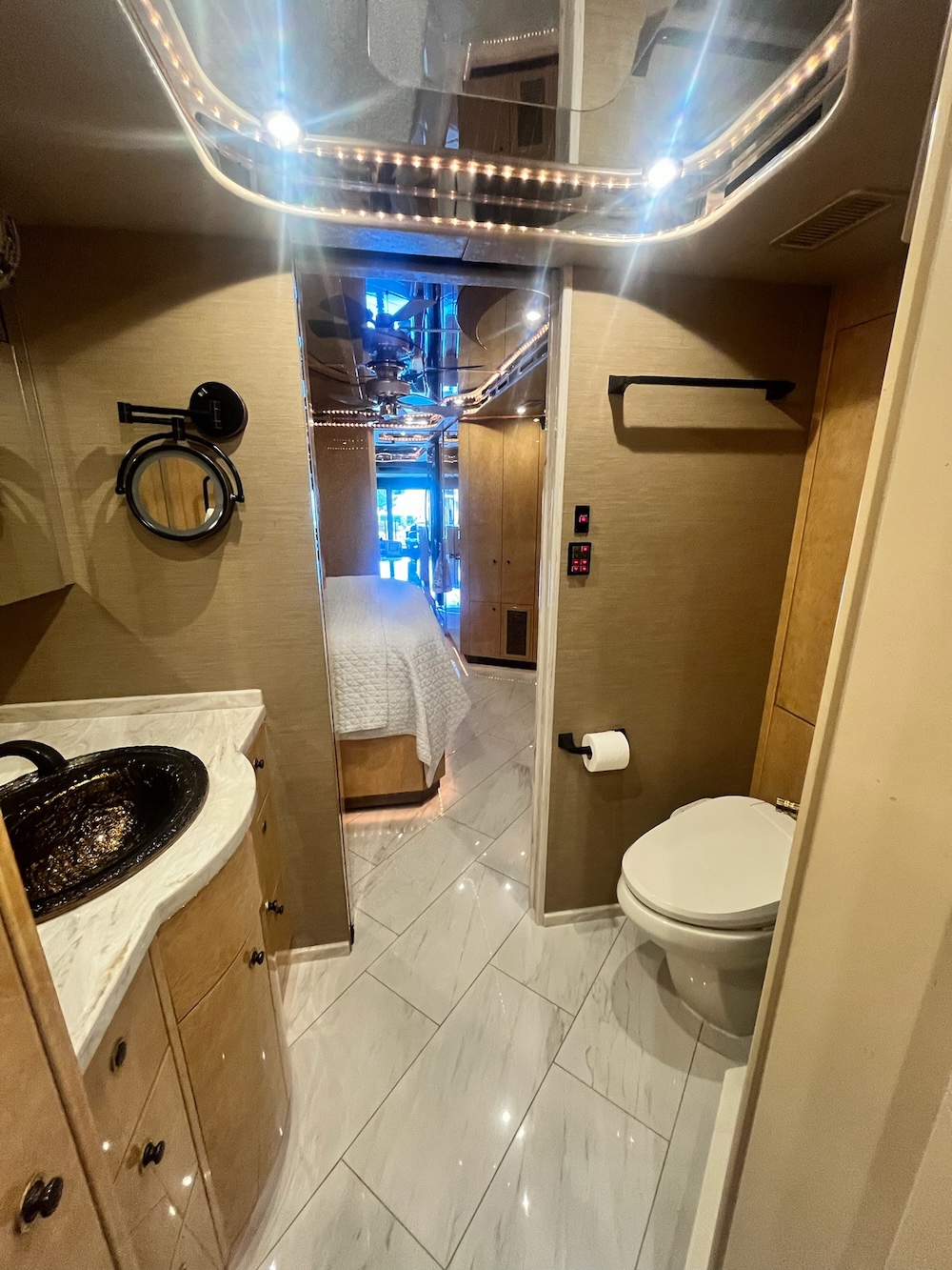 2006 Prevost Featherlite H3-45 For Sale