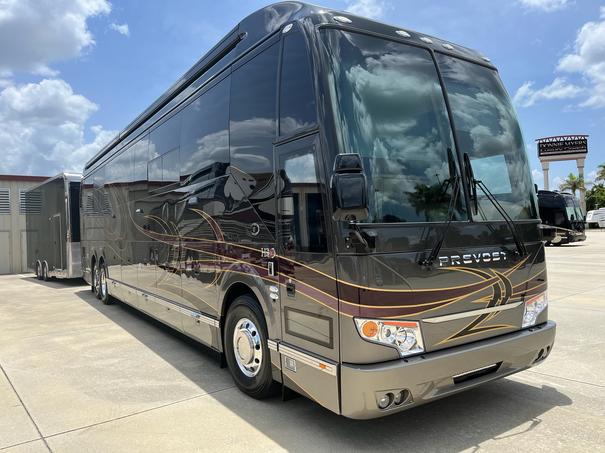 2006 Prevost Featherlite H3-45 For Sale