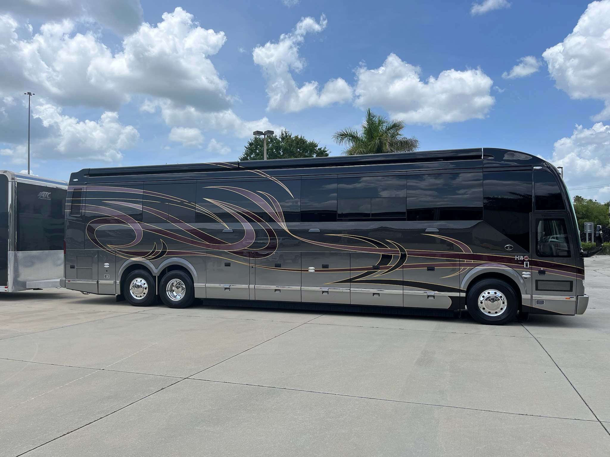 2006 Prevost Featherlite H3-45 For Sale