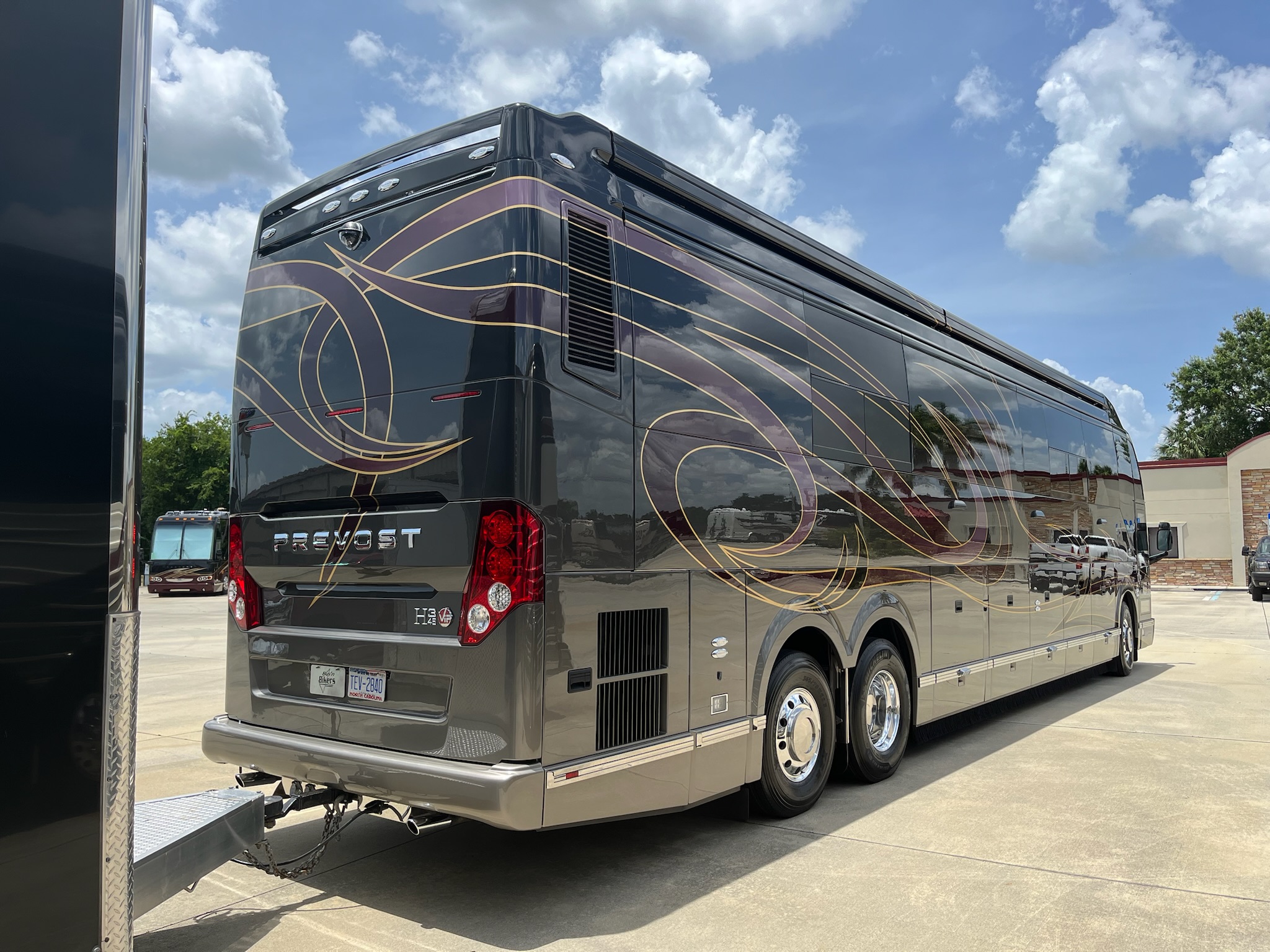 2006 Prevost Featherlite H3-45 For Sale