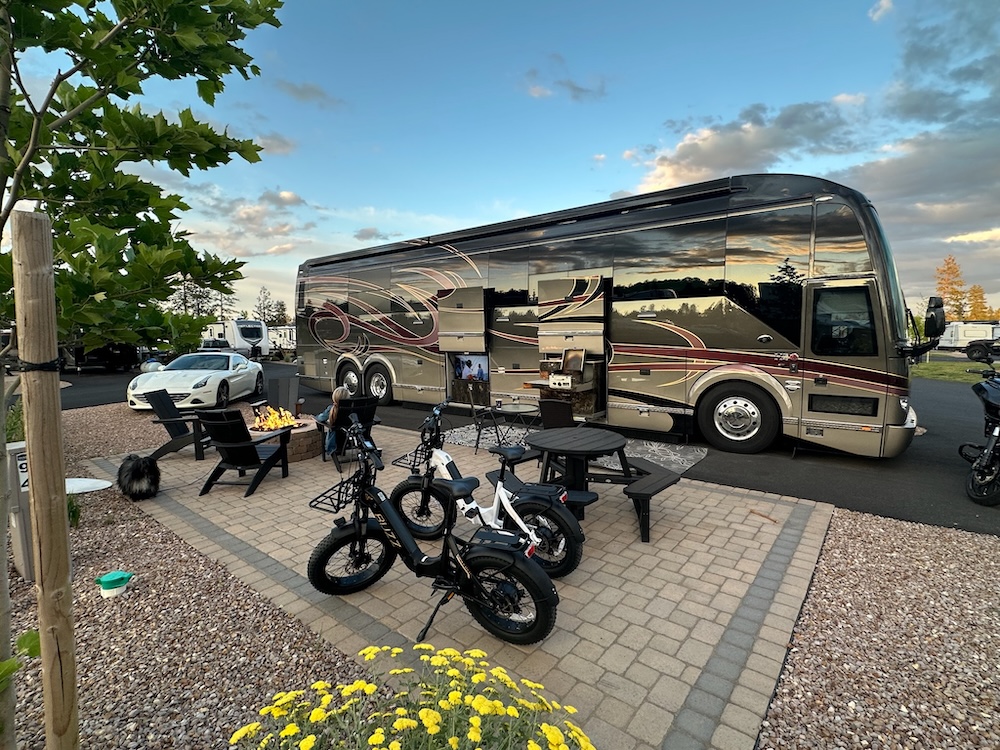 2006 Prevost Featherlite H3-45 For Sale