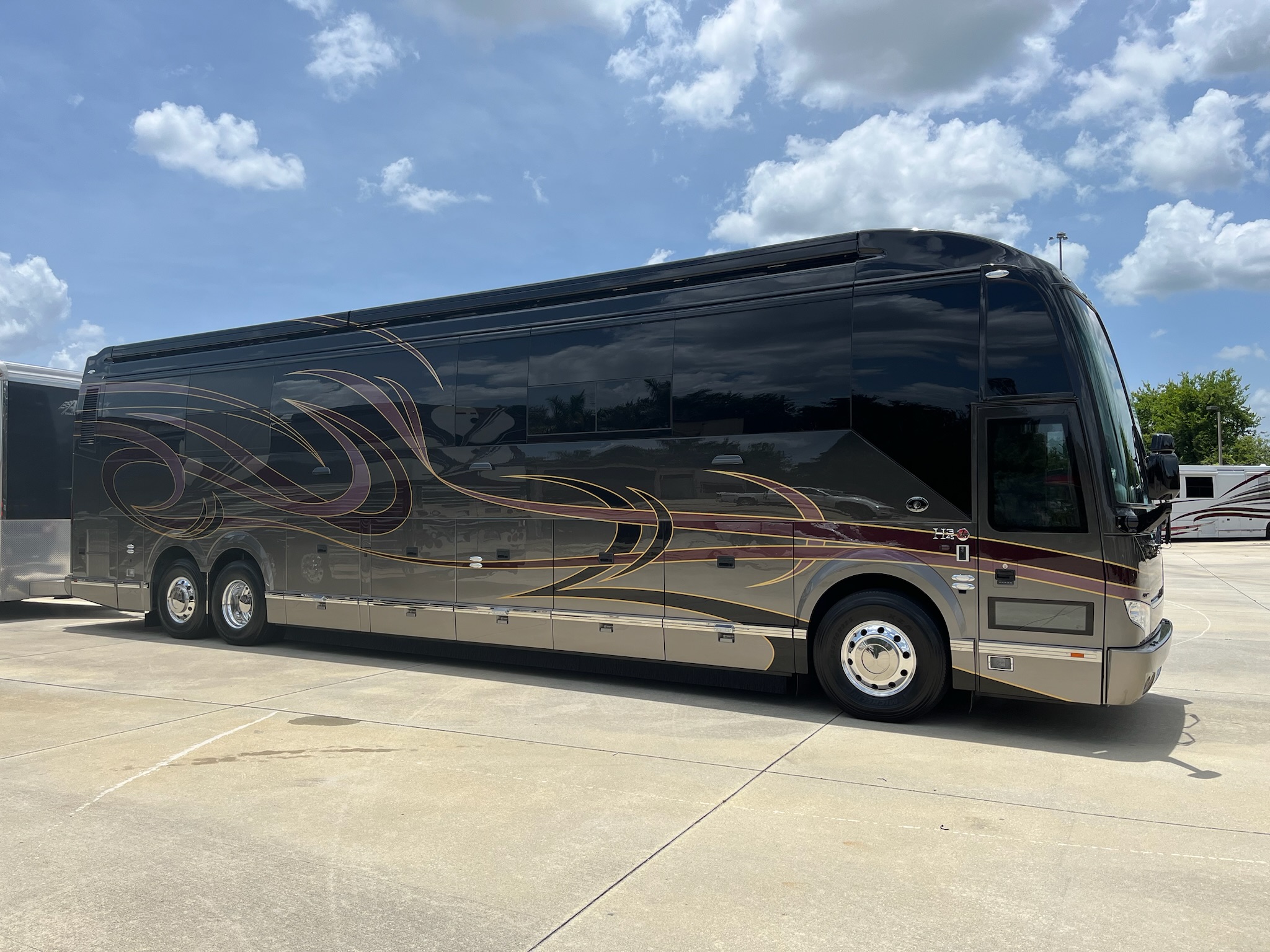 2006 Prevost Featherlite H3-45 For Sale