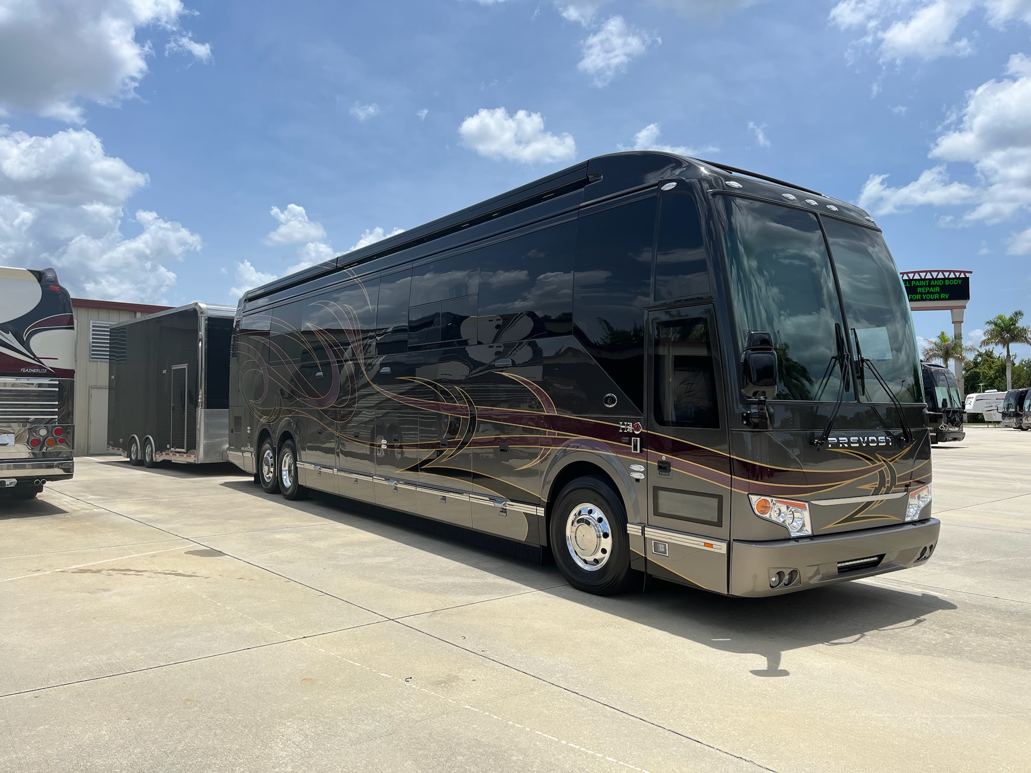 2006 Prevost Featherlite H3-45 For Sale