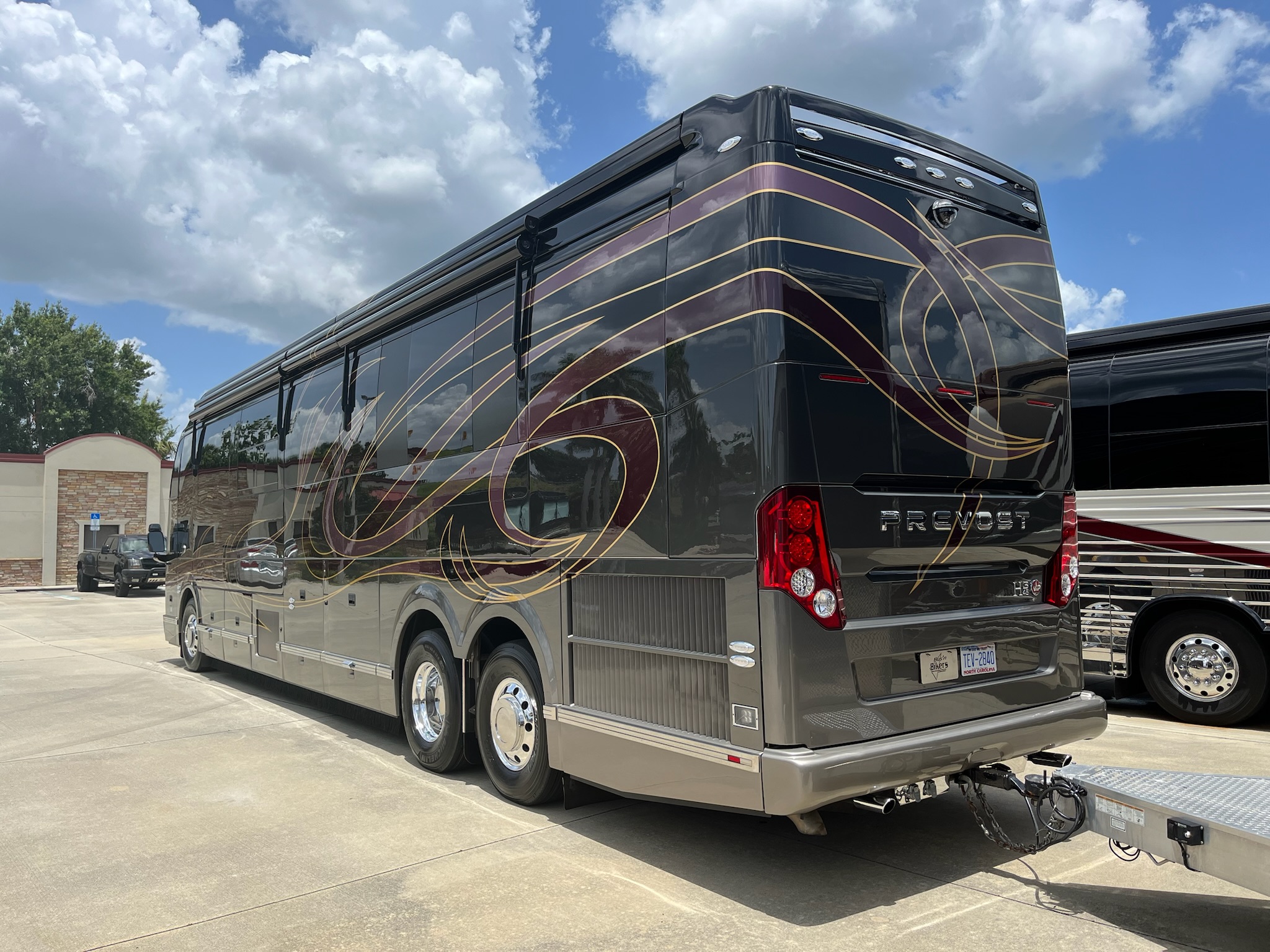 2006 Prevost Featherlite H3-45 For Sale