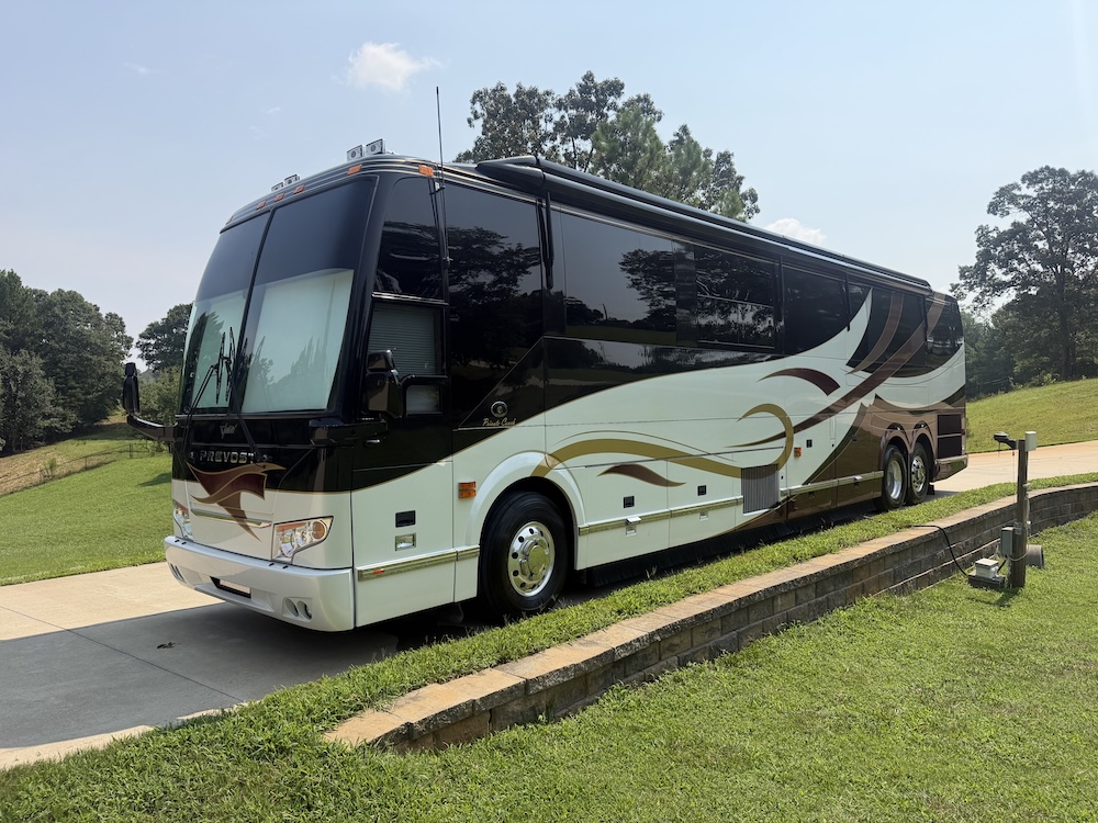 2006 Prevost Featherlite H3-45 For Sale