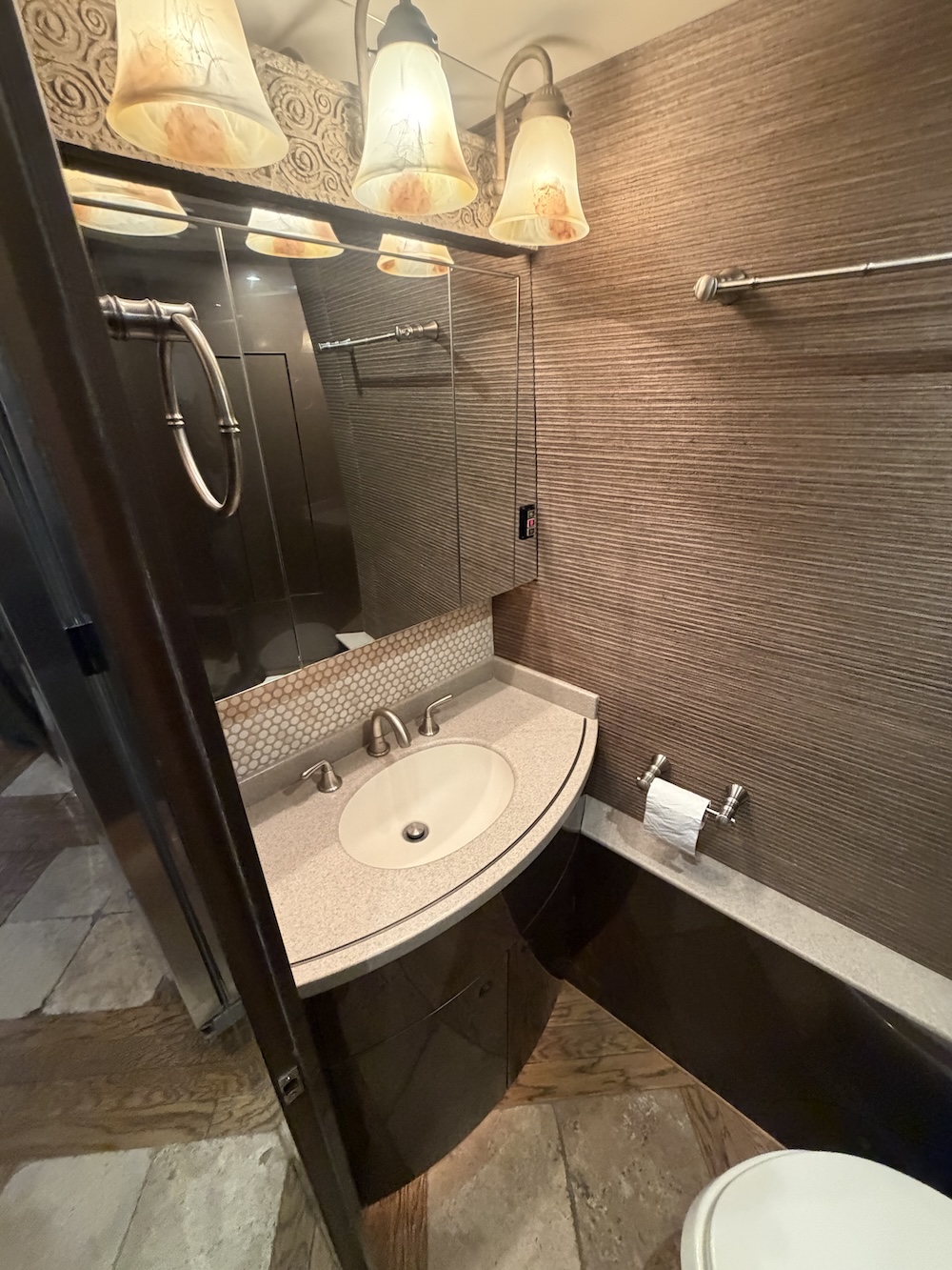 2006 Prevost Featherlite H3-45 For Sale