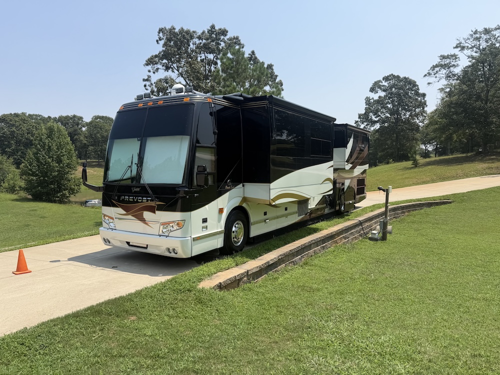 2006 Prevost Featherlite H3-45 For Sale