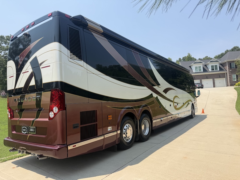 2006 Prevost Featherlite H3-45 For Sale