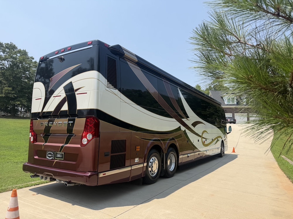 2006 Prevost Featherlite H3-45 For Sale