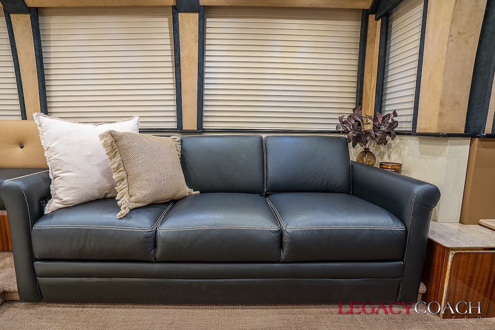 2008 Prevost Legendary XLII For Sale
