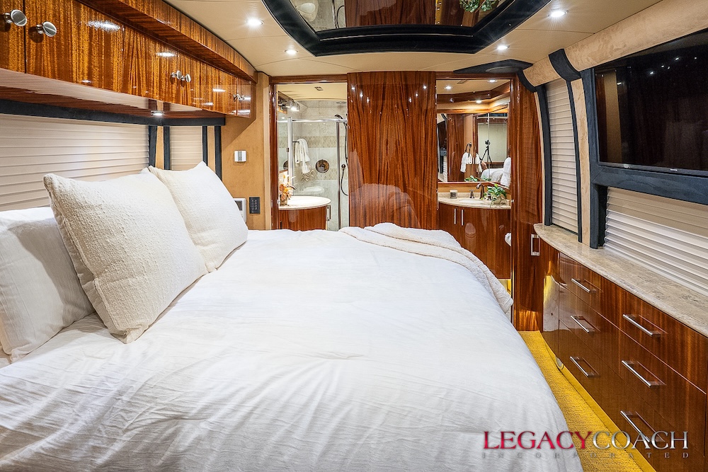 2008 Prevost Legendary XLII For Sale