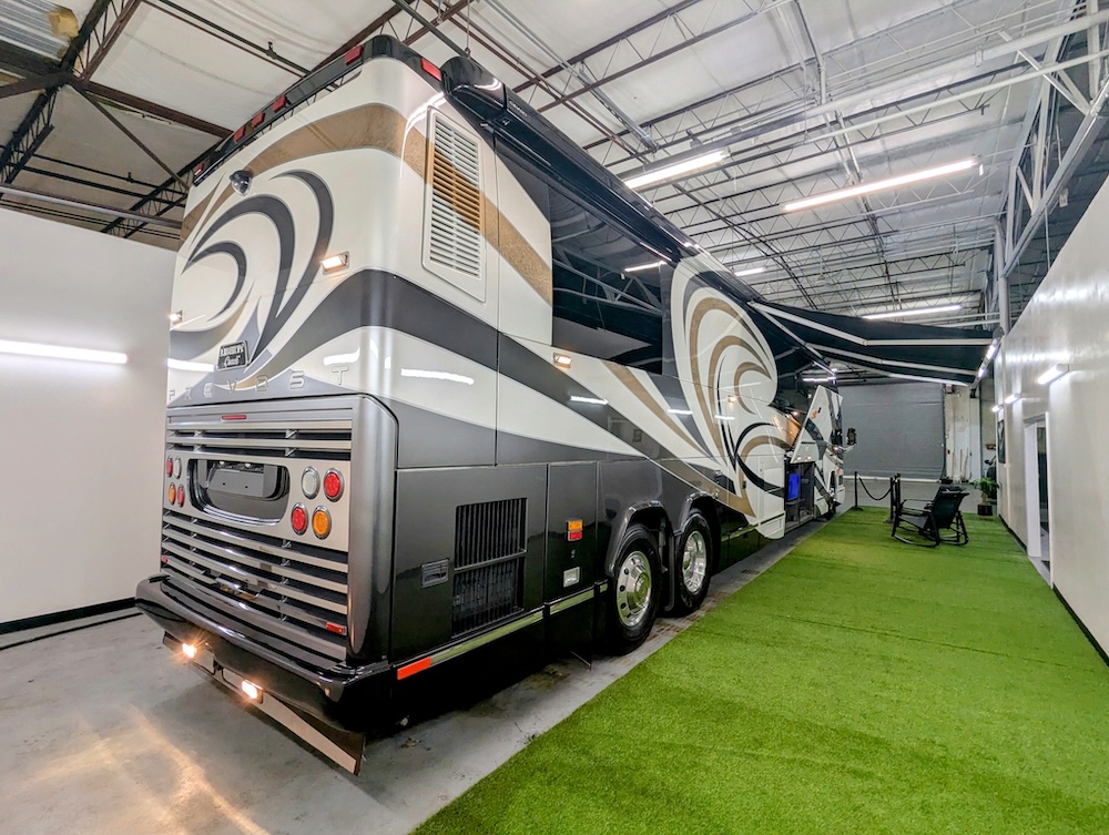 2006 Prevost Liberty H3-45 For Sale