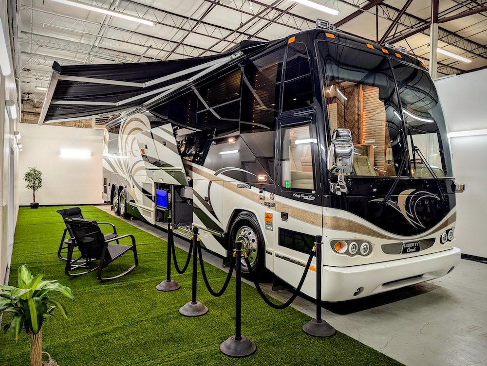 2006 Prevost Liberty H3-45 For Sale
