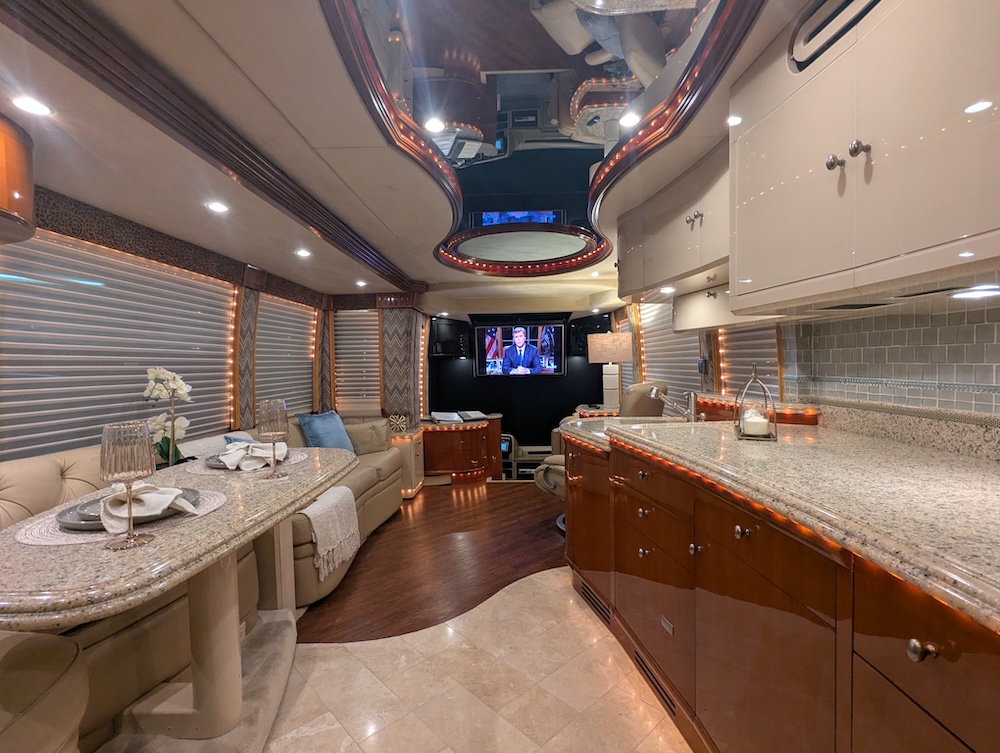 2006 Prevost Liberty H3-45 For Sale