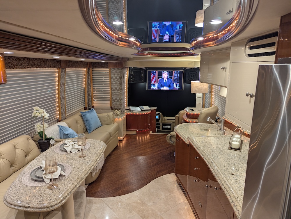 2006 Prevost Liberty H3-45 For Sale
