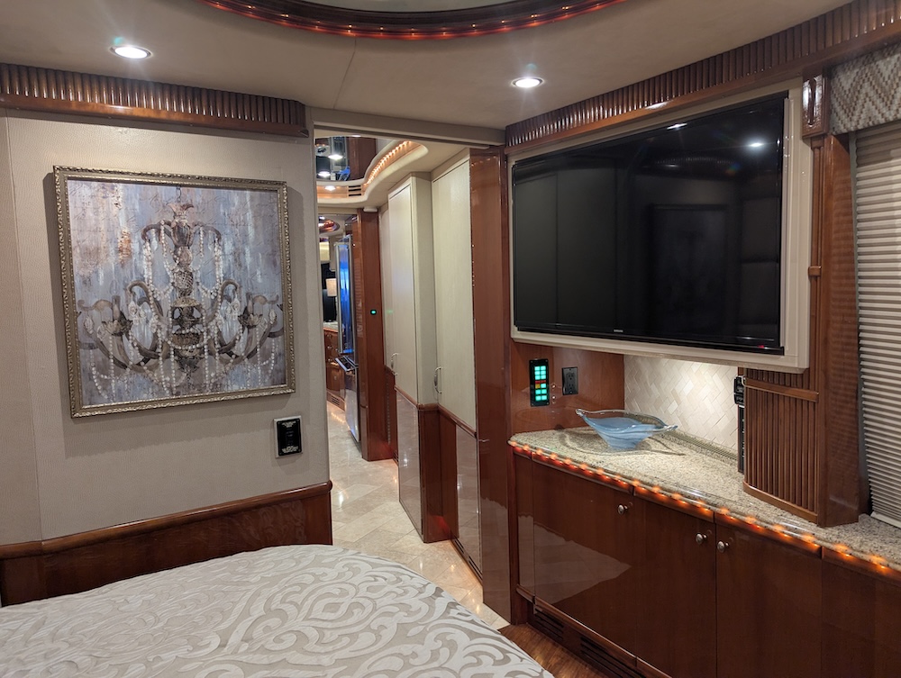 2006 Prevost Liberty H3-45 For Sale