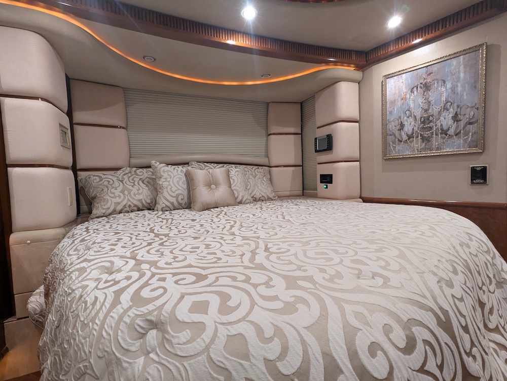 2006 Prevost Liberty H3-45 For Sale