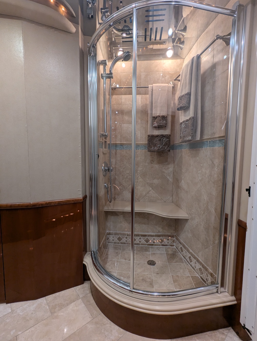 2006 Prevost Liberty H3-45 For Sale