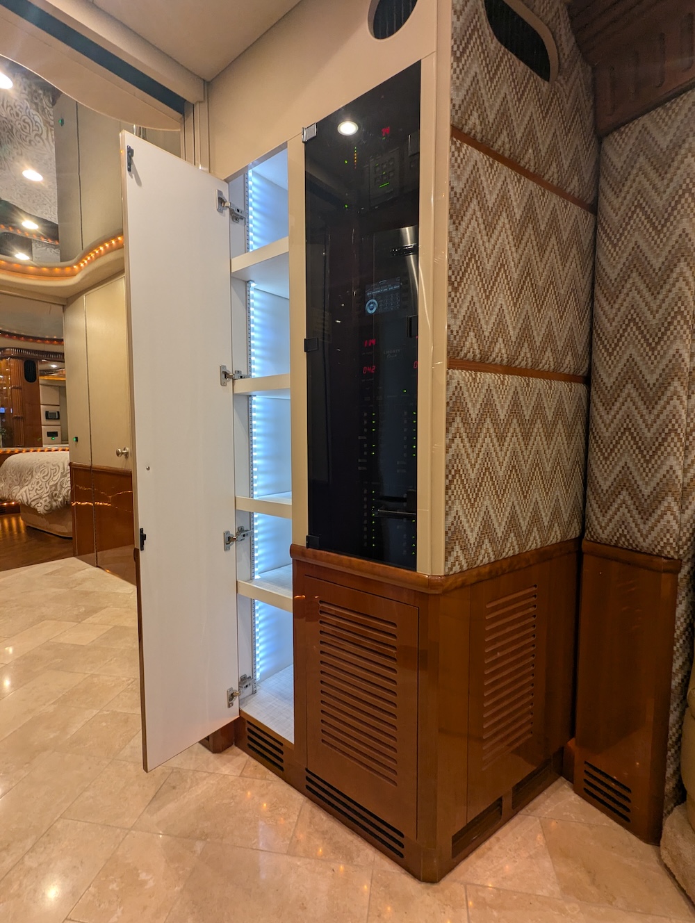 2006 Prevost Liberty H3-45 For Sale