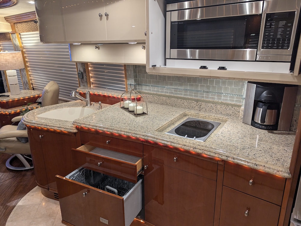 2006 Prevost Liberty H3-45 For Sale