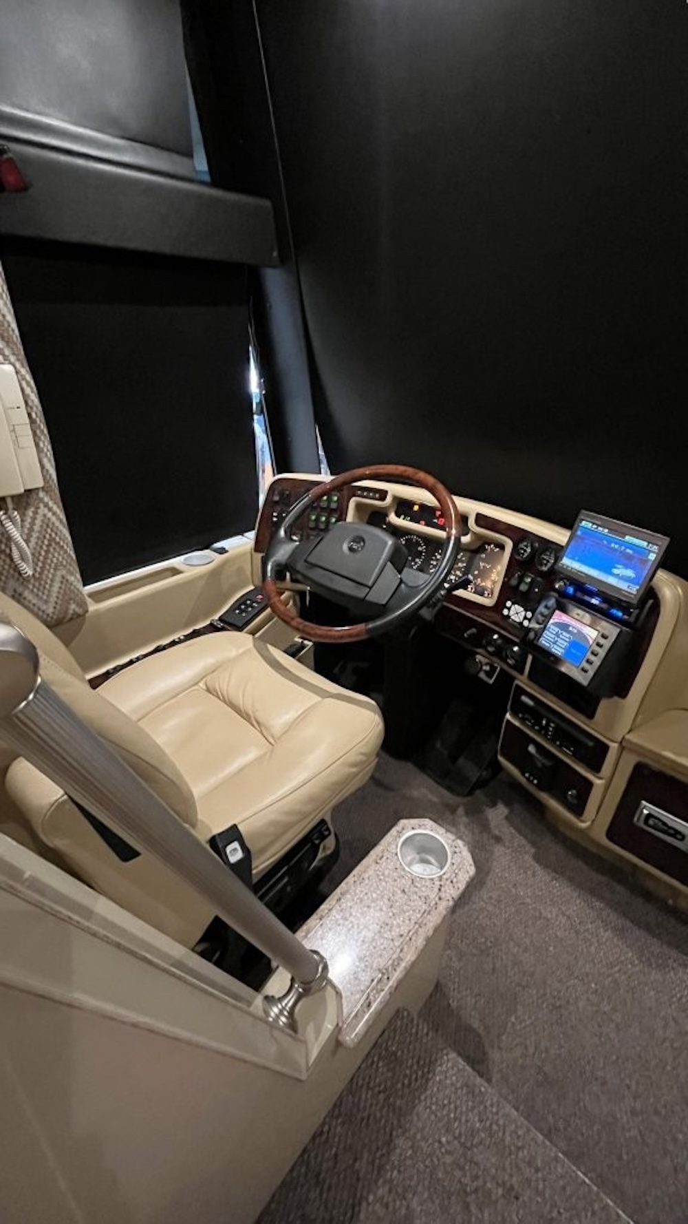 2006 Prevost Liberty H3-45 For Sale