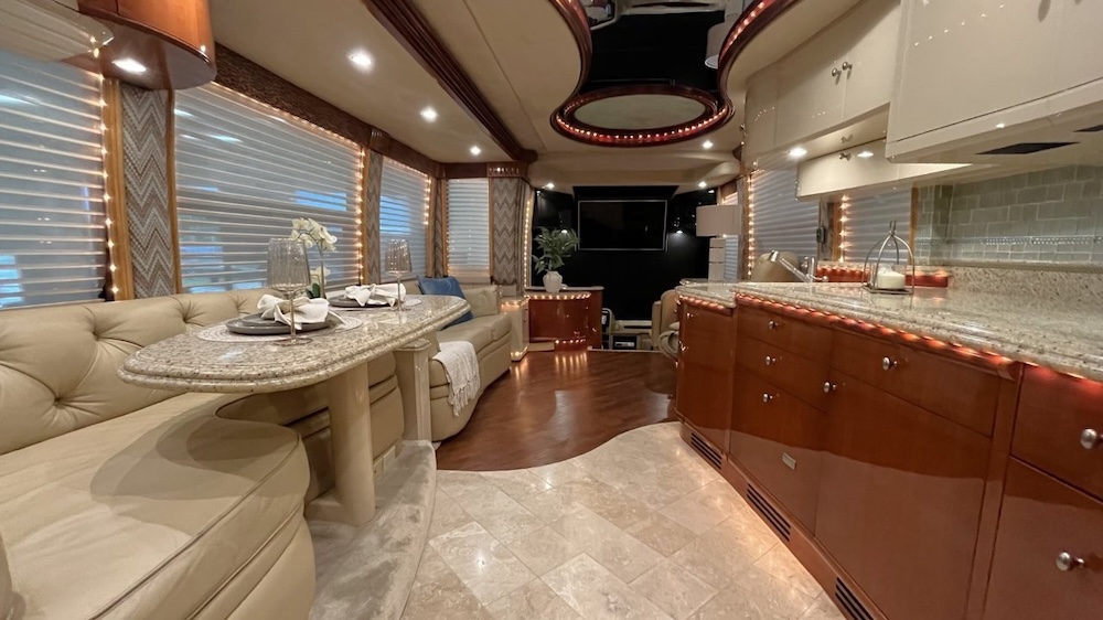 2006 Prevost Liberty H3-45 For Sale