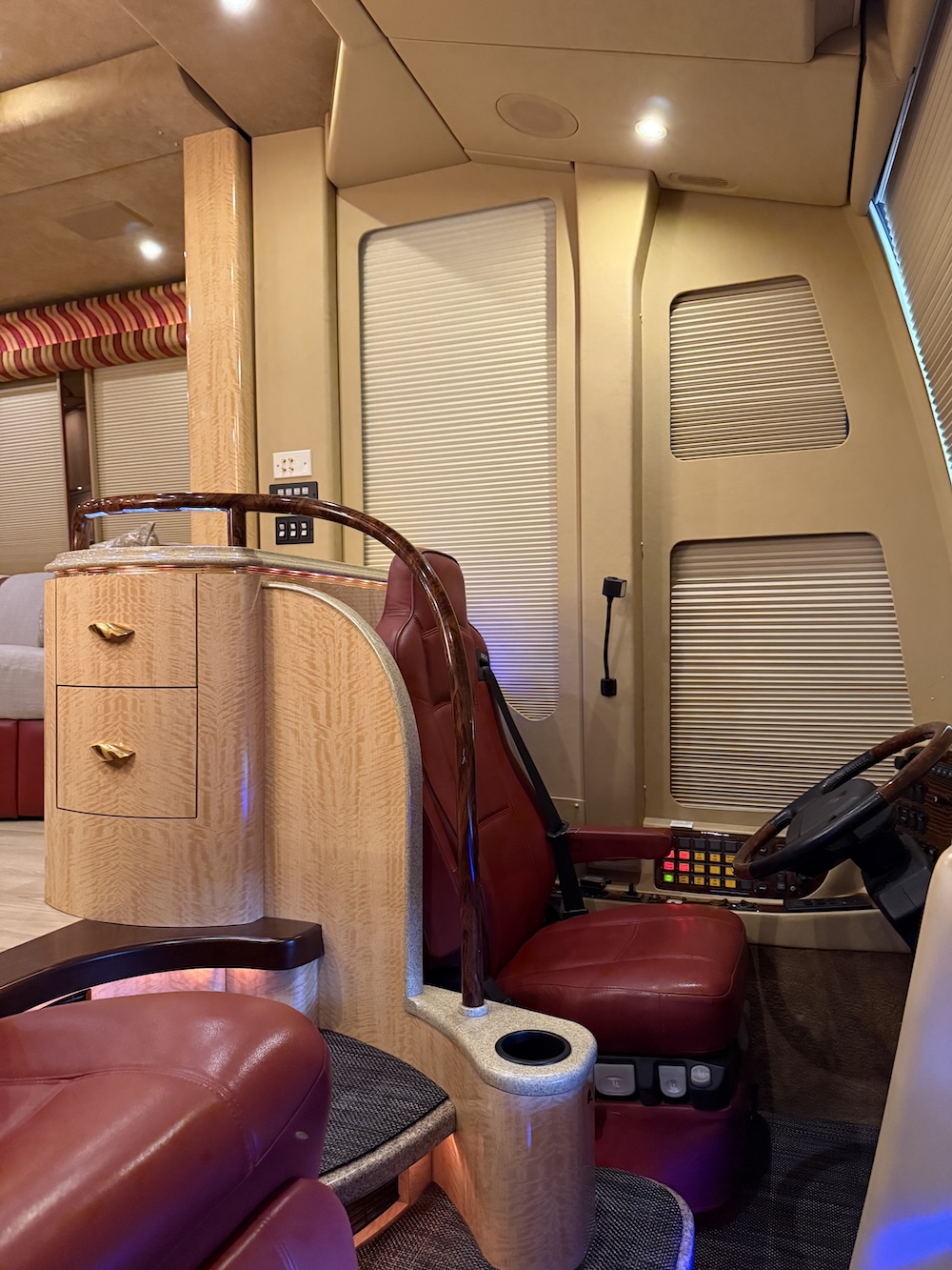 2006 Prevost Marathon H3-45 For Sale