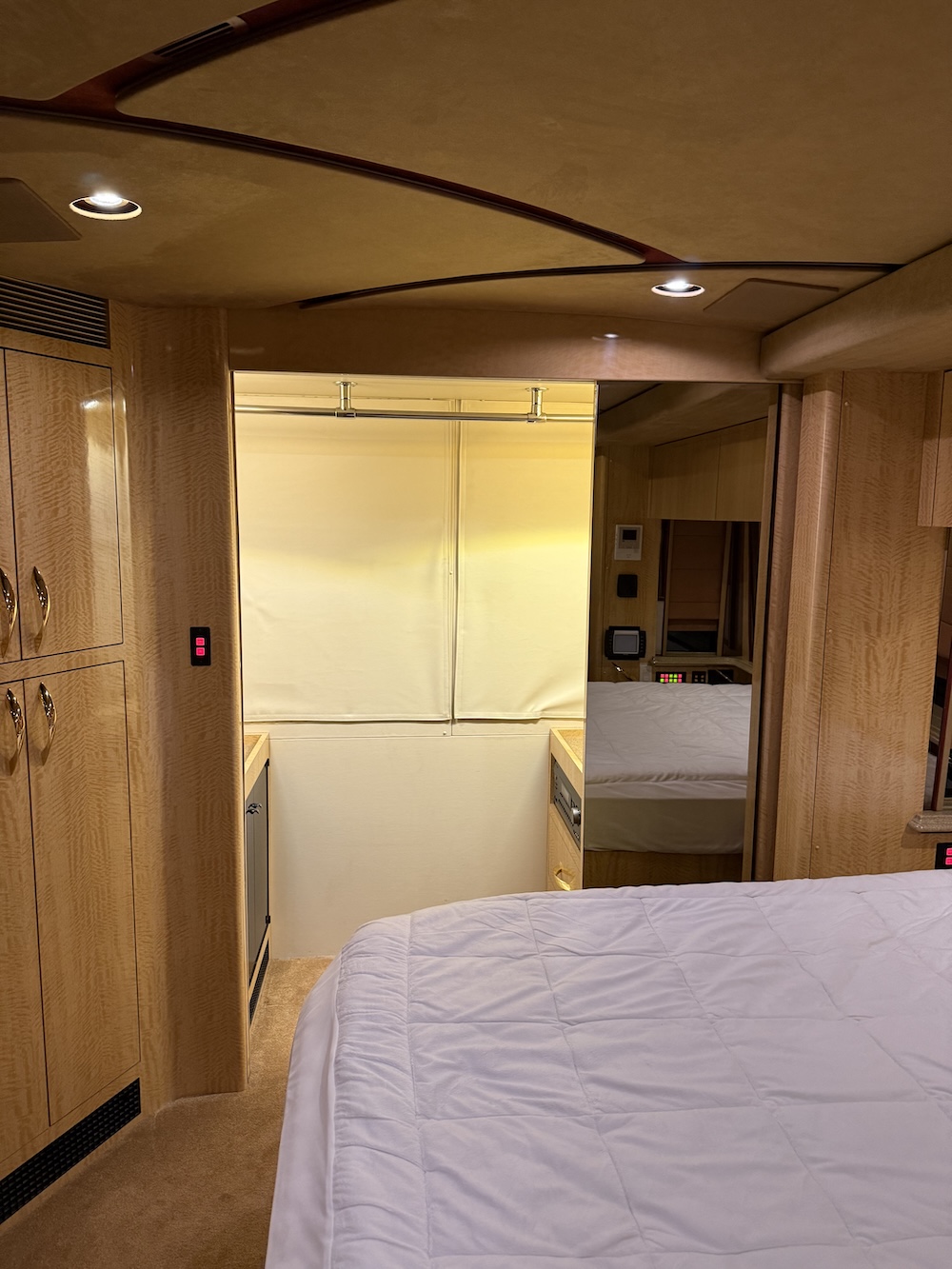 2006 Prevost Marathon H3-45 For Sale