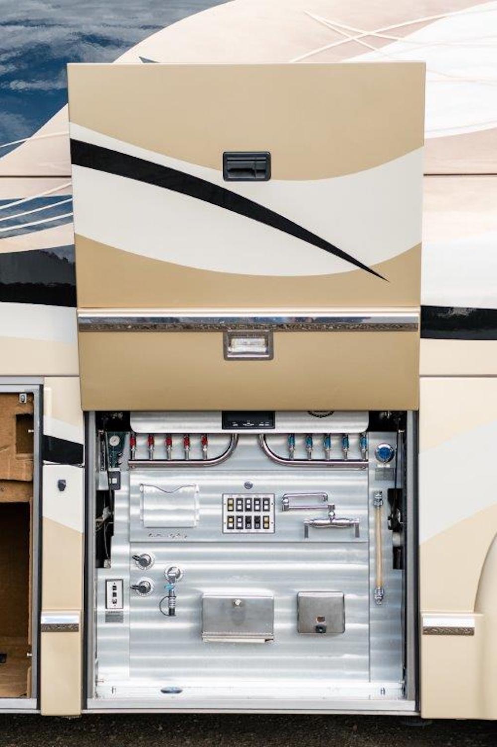 2006 Prevost Marathon H3-45 For Sale