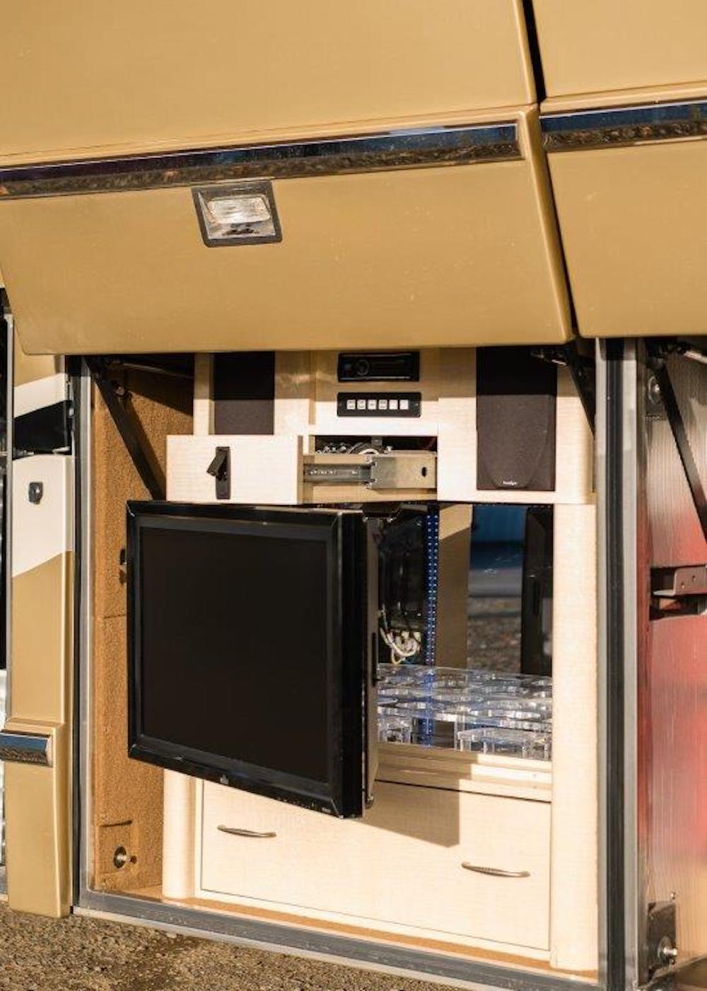 2006 Prevost Marathon H3-45 For Sale