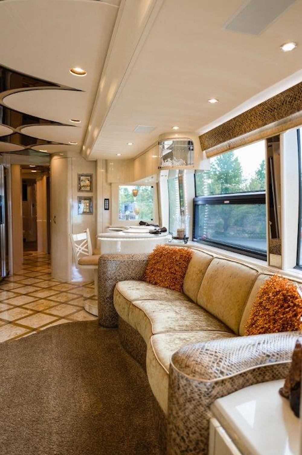 2006 Prevost Marathon H3-45 For Sale