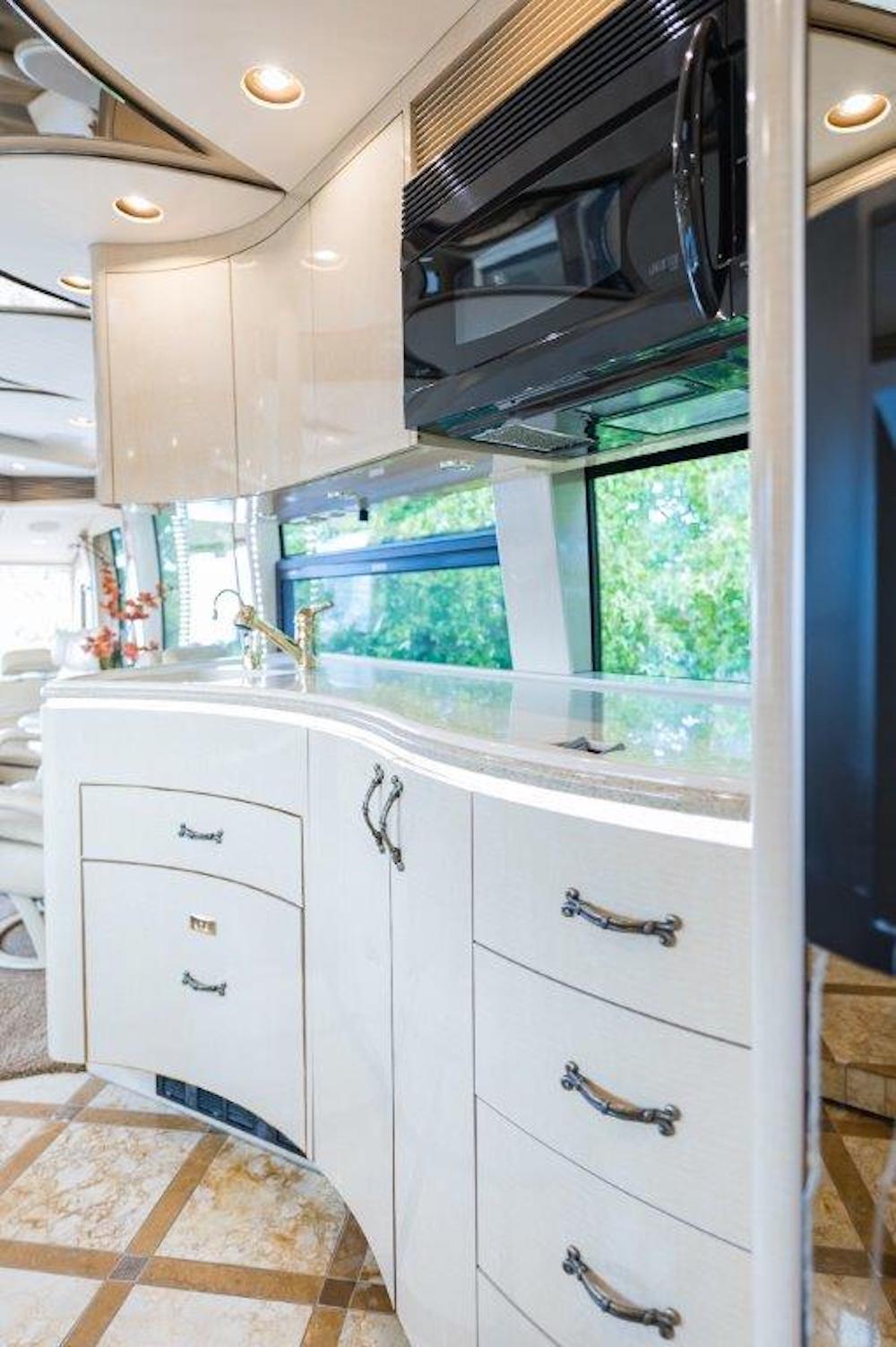 2006 Prevost Marathon H3-45 For Sale