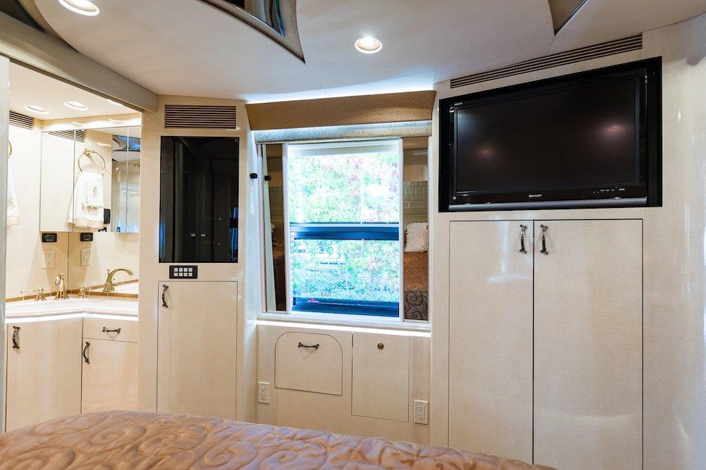 2006 Prevost Marathon H3-45 For Sale